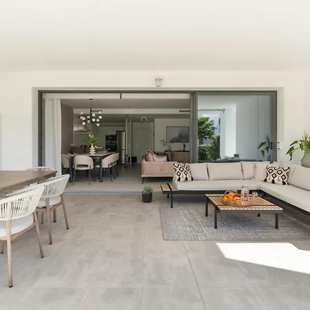 Casa Elegante Costa * Casares